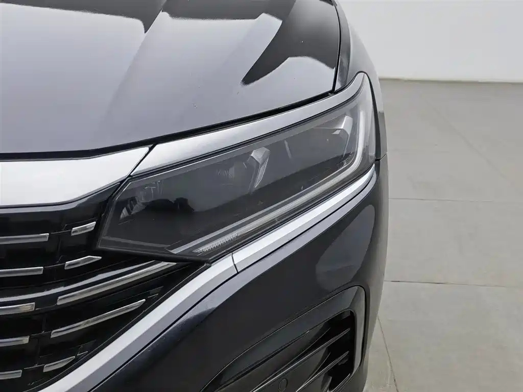 VOLKSWAGEN PASSAT 2022