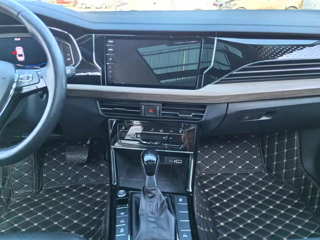 VOLKSWAGEN PASSAT 2020