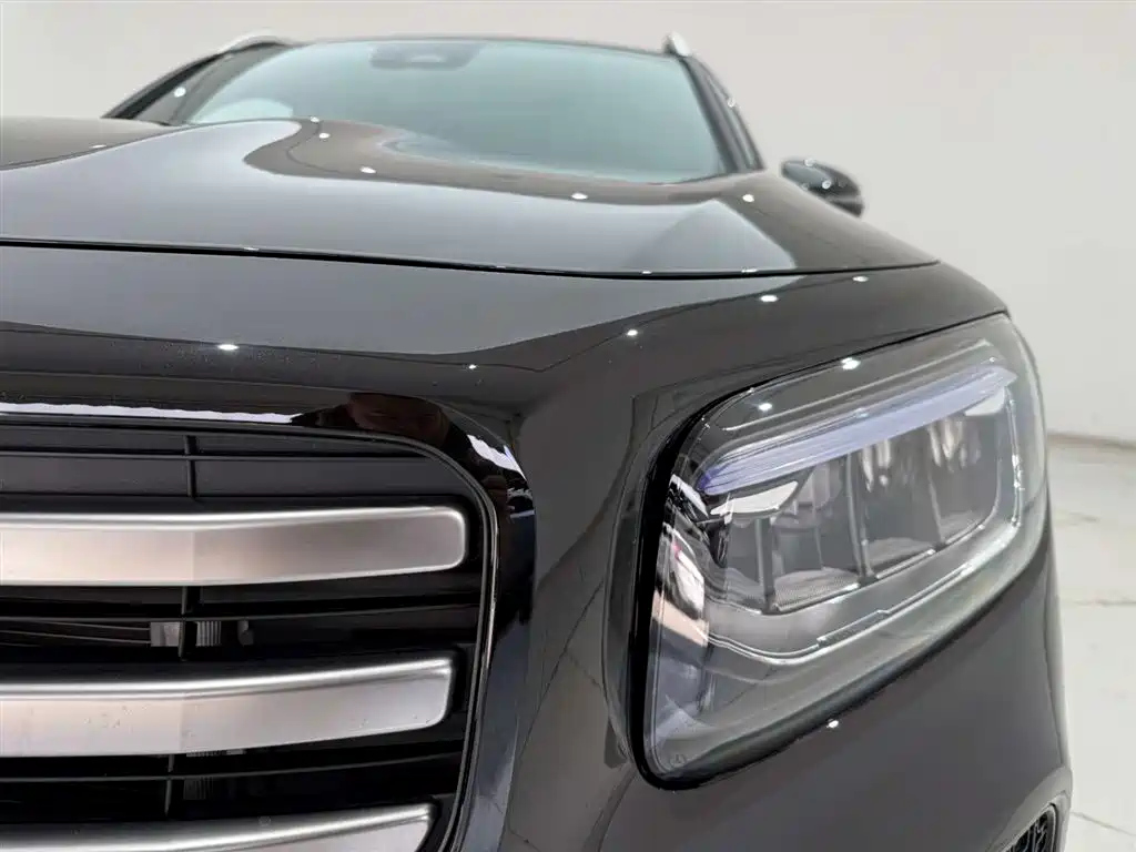 MERCEDES BENZ GLB 2025