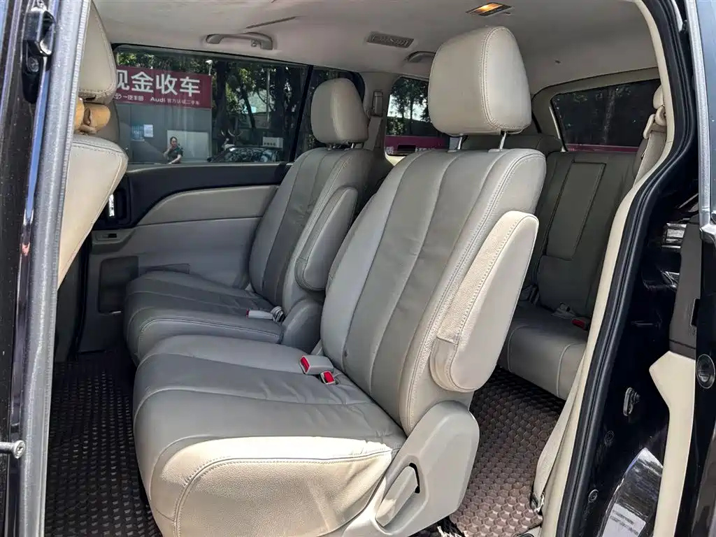 MAZDA 8 2013