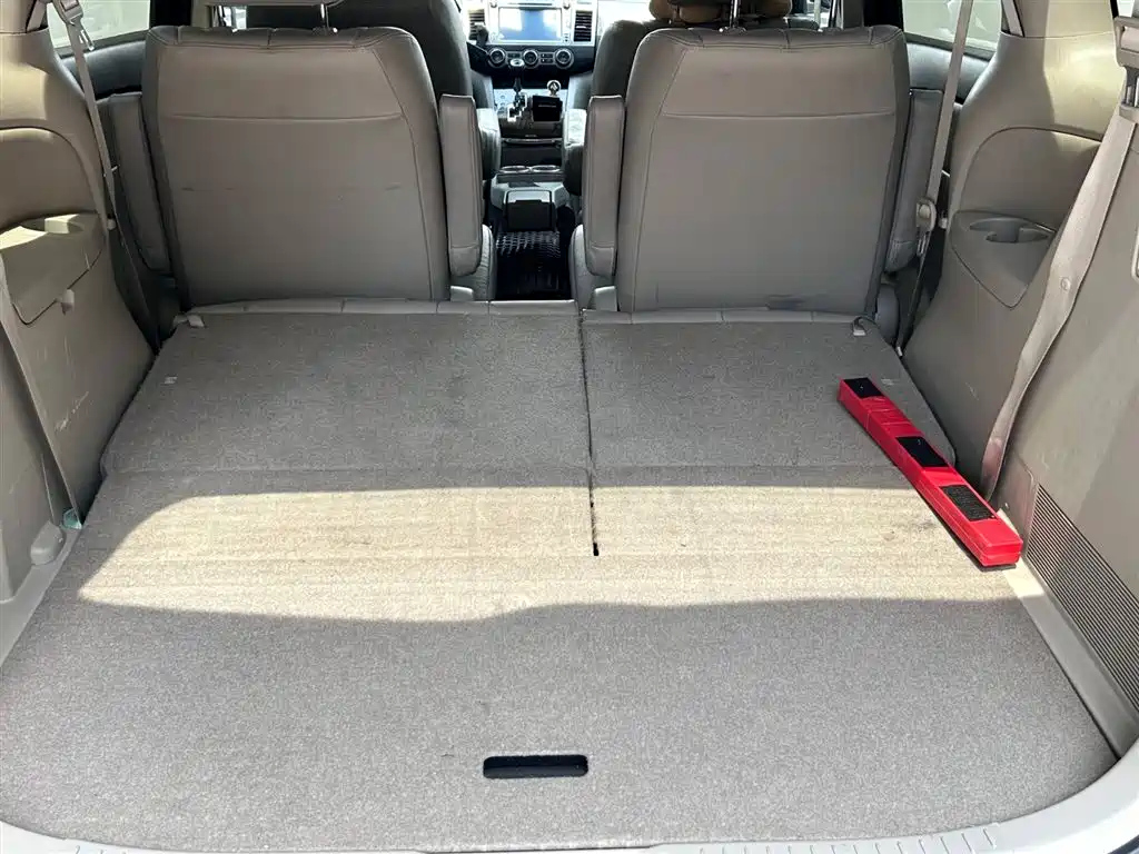 MAZDA 8 2013