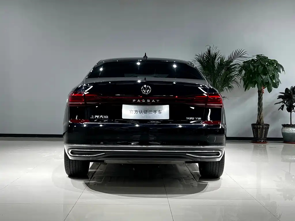 VOLKSWAGEN PASSAT 2023