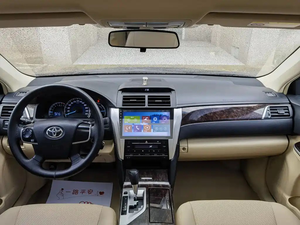 TOYOTA CAMRY 2015