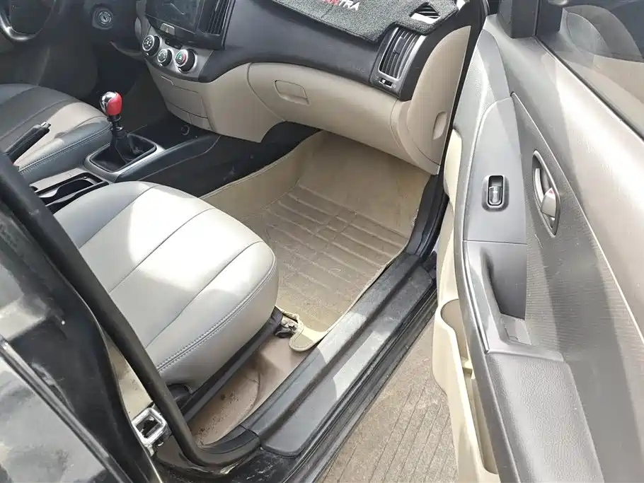 HYUNDAI CELESTA 2015