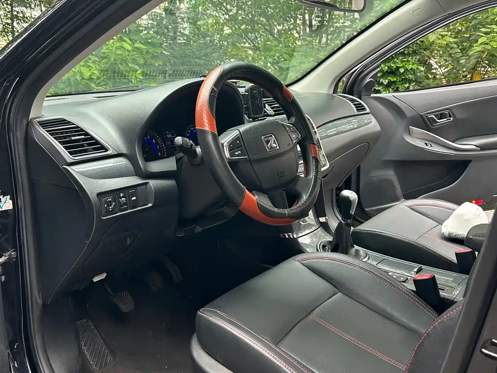 ZOTYE Z300 2016