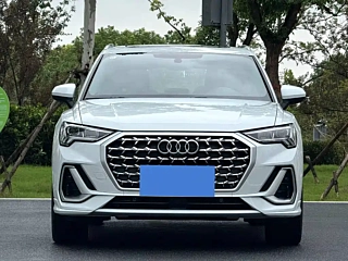 AUDI Q3 2024