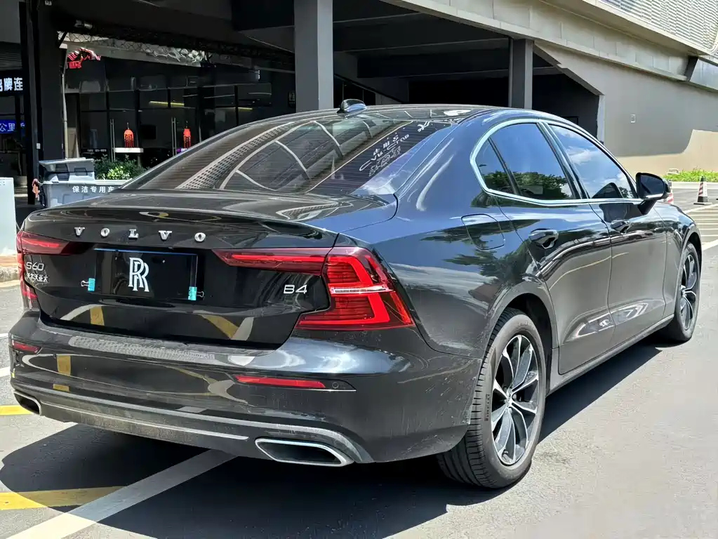 VOLVO S60 2022