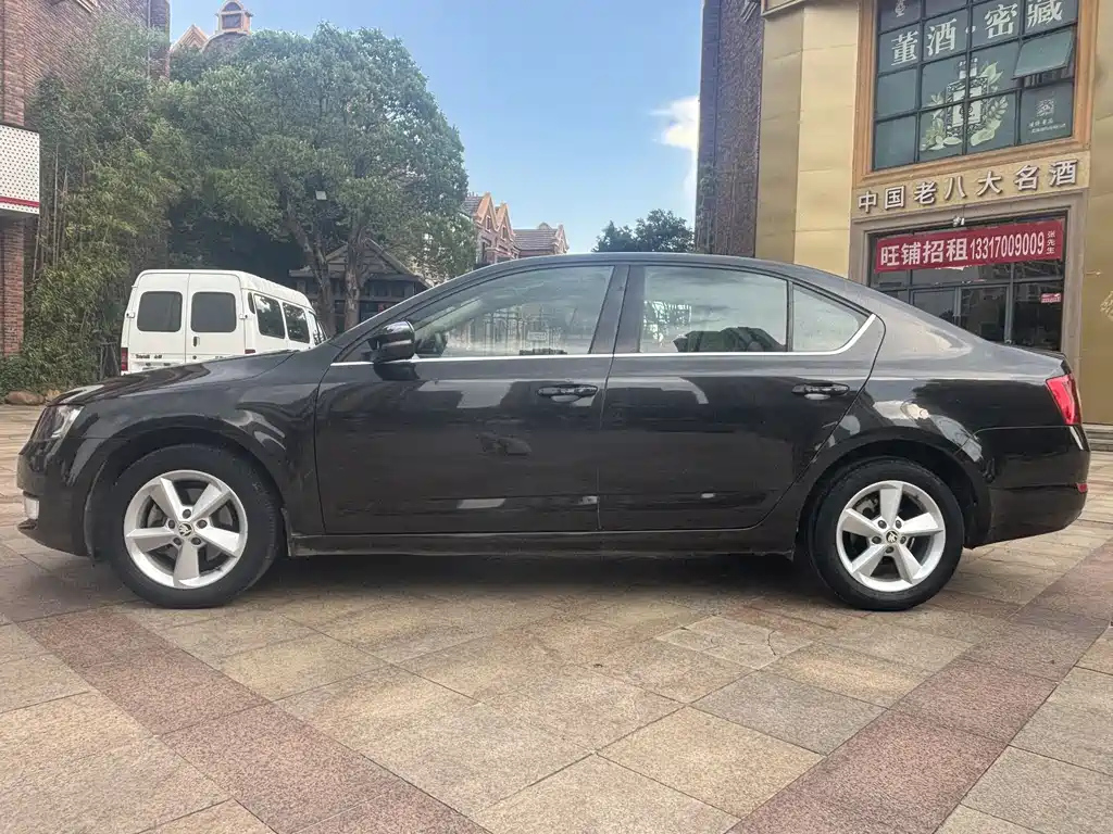SKODA OCTAVIA 2015