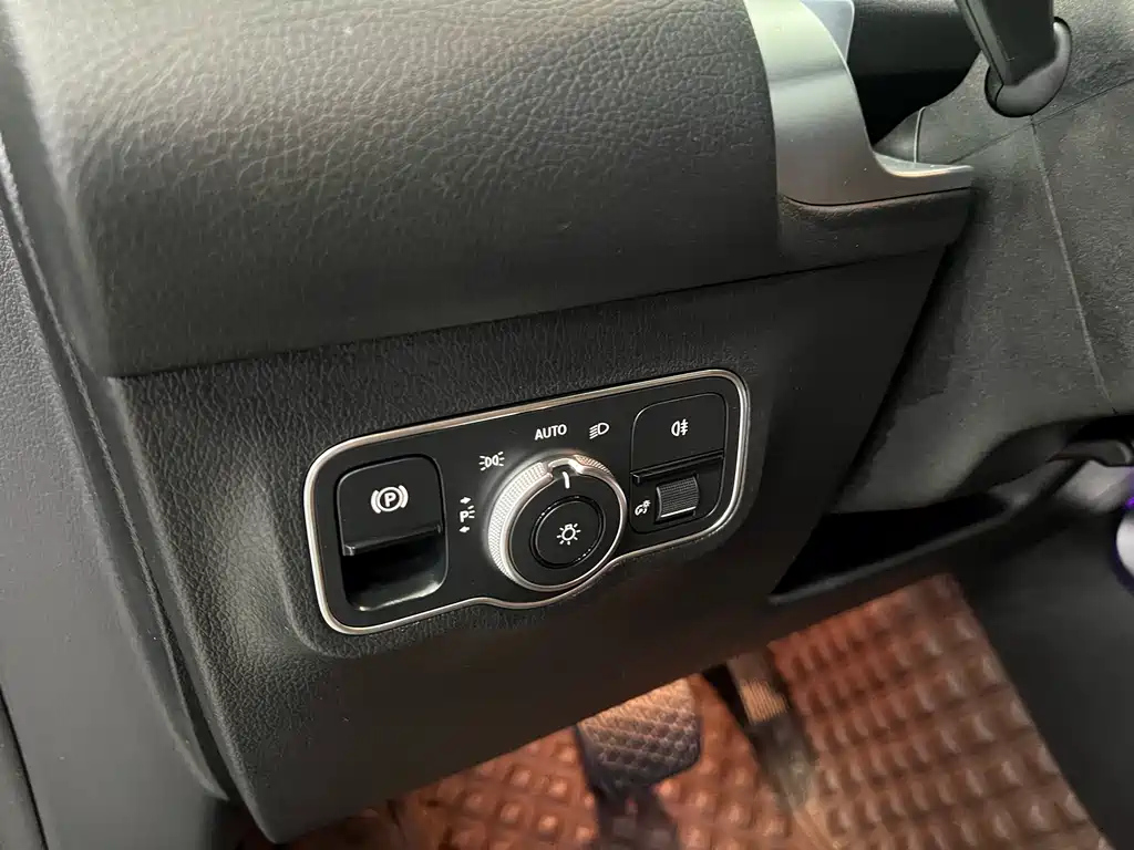 MERCEDES BENZ GLB 2021