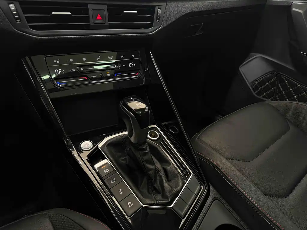 VOLKSWAGEN TAYRON 2021