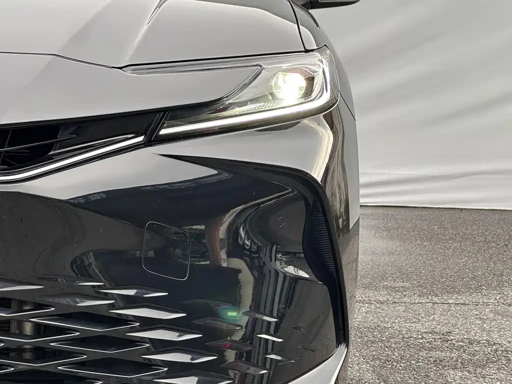 TOYOTA CAMRY 2024