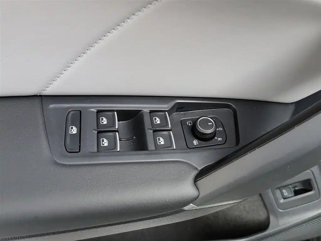 VOLKSWAGEN TAYRON 2024