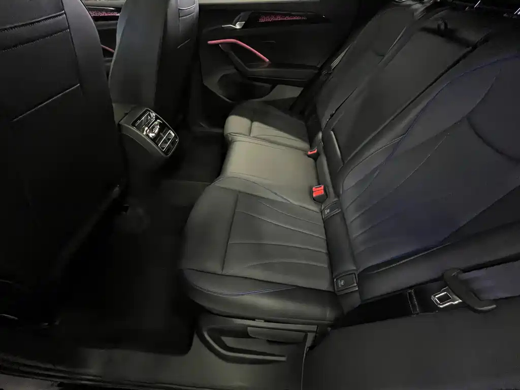 VOLKSWAGEN TIGUAN L 2025