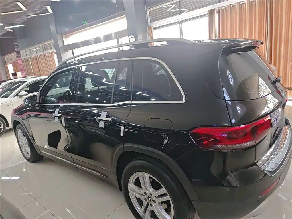 MERCEDES BENZ GLB 2021