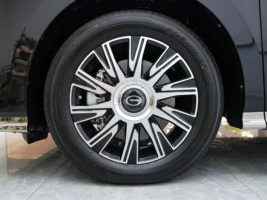 TRUMPCHI E9 2025