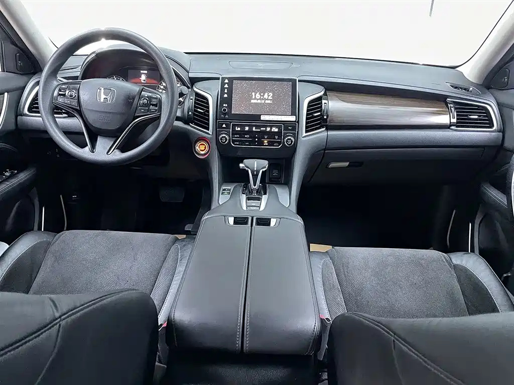 HONDA AVANCIER 2017