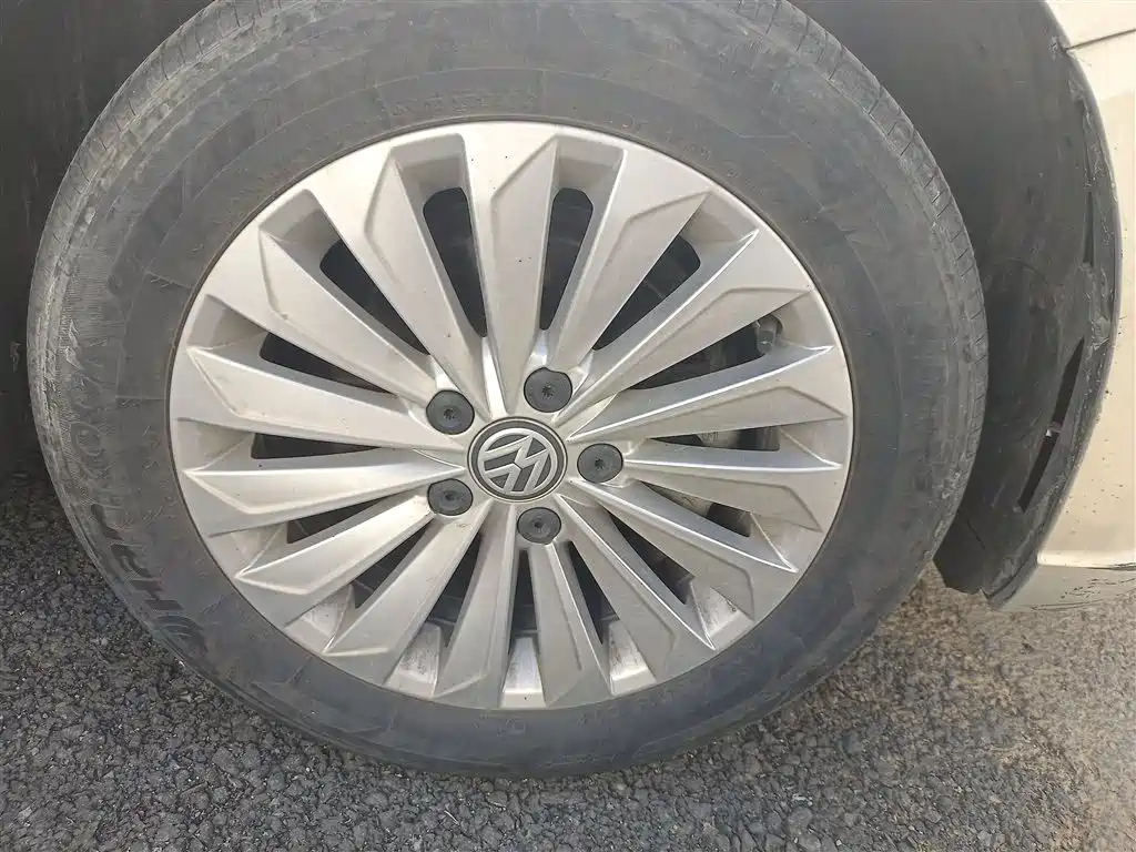 VOLKSWAGEN LAVIDA 2019