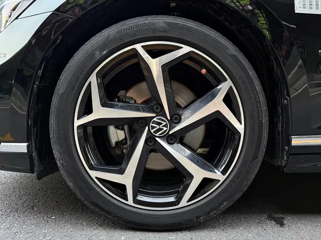 VOLKSWAGEN MAGOTAN 2023