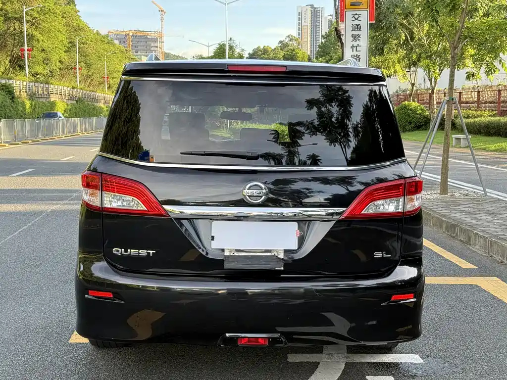 NISSAN QUEST 2015