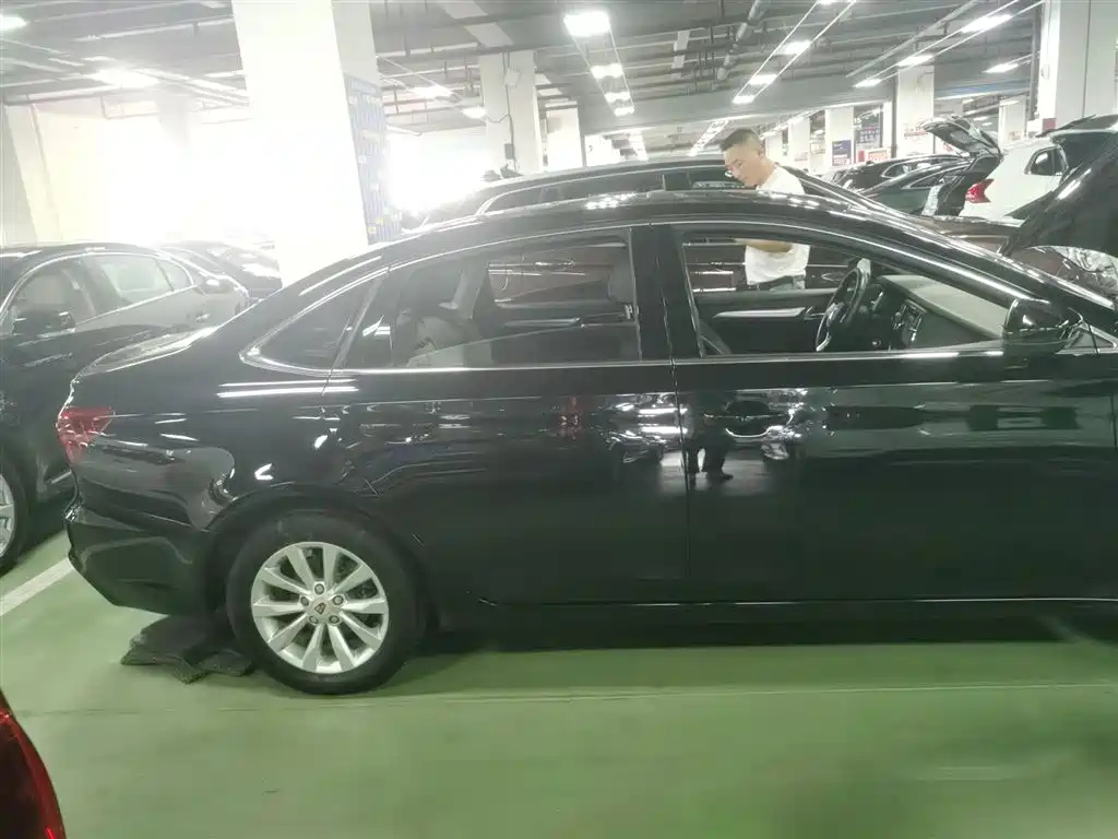 ROEWE I6 2017