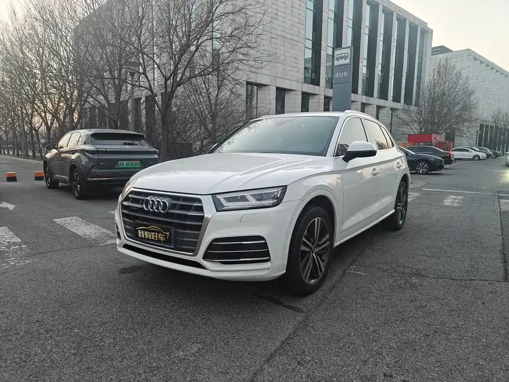 AUDI Q5L 2019
