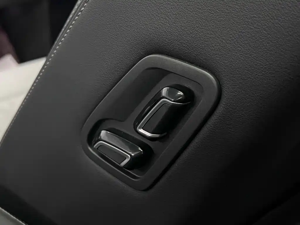 VOLKSWAGEN MAGOTAN 2023
