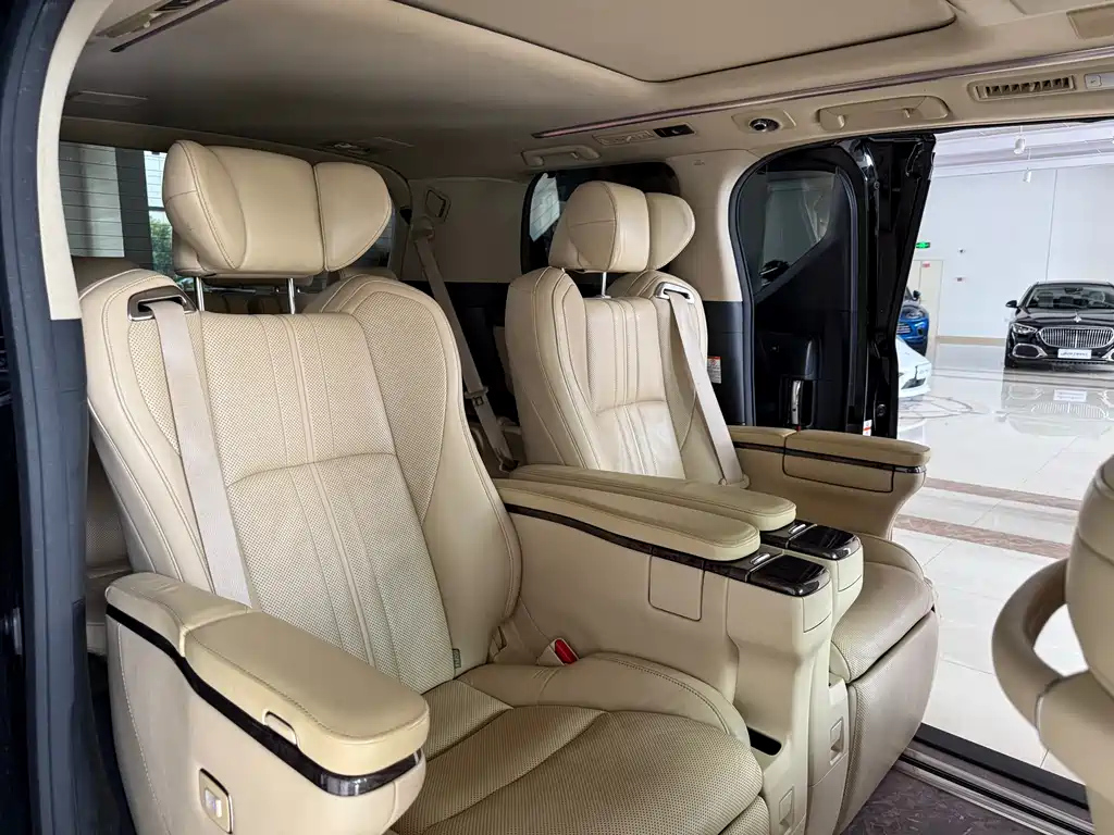 TOYOTA ALPHARD 2018