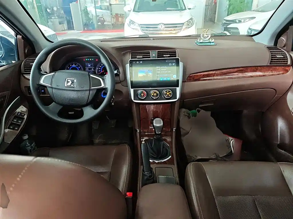 ZOTYE Z300 2016