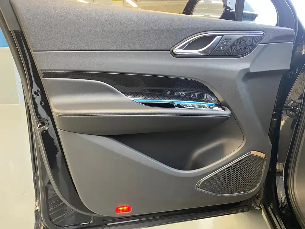 HONGQI HS3 PHEV 2024