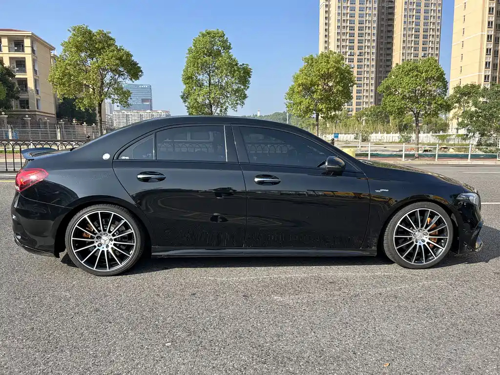 MERCEDES BENZ A-CLASS 2021