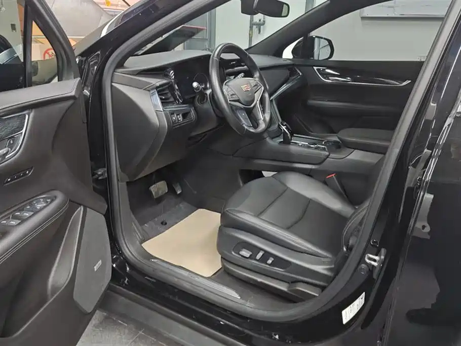 CADILLAC XT5 2021