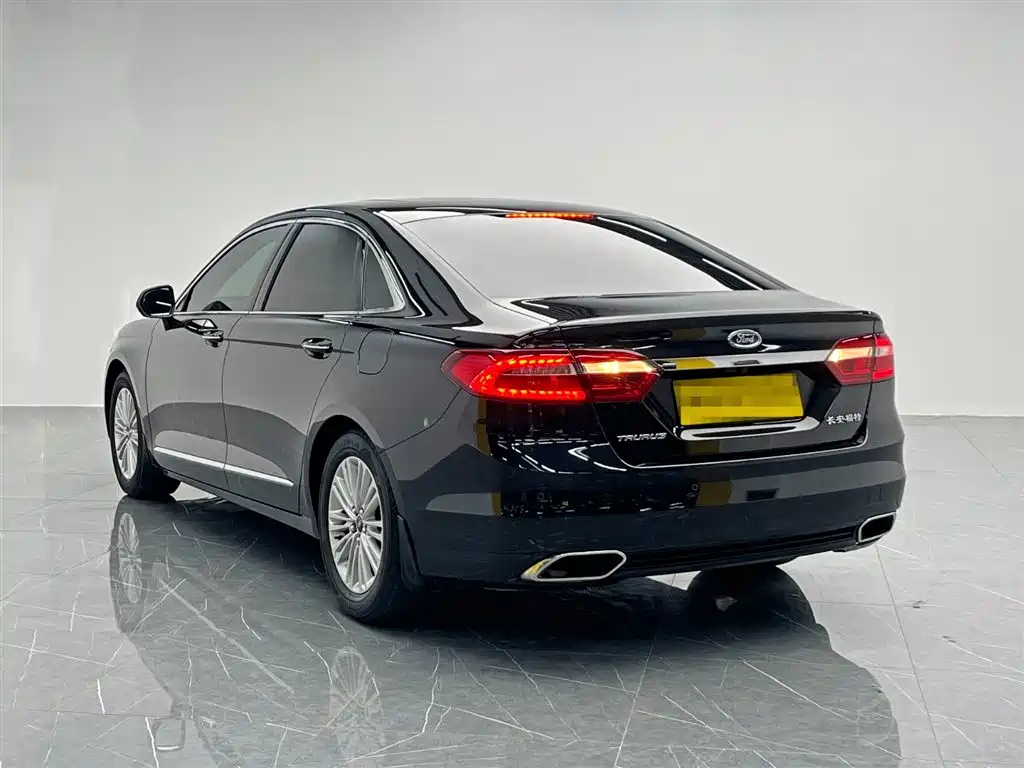 FORD TAURUS 2016