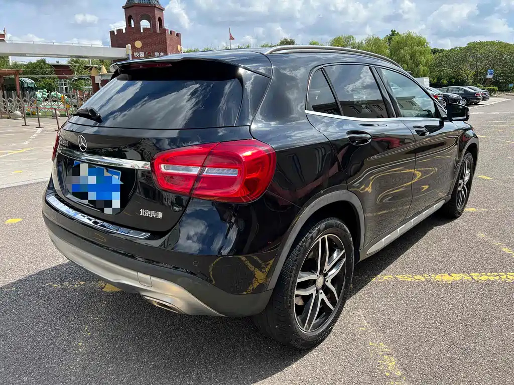 MERCEDES BENZ GLA 2016