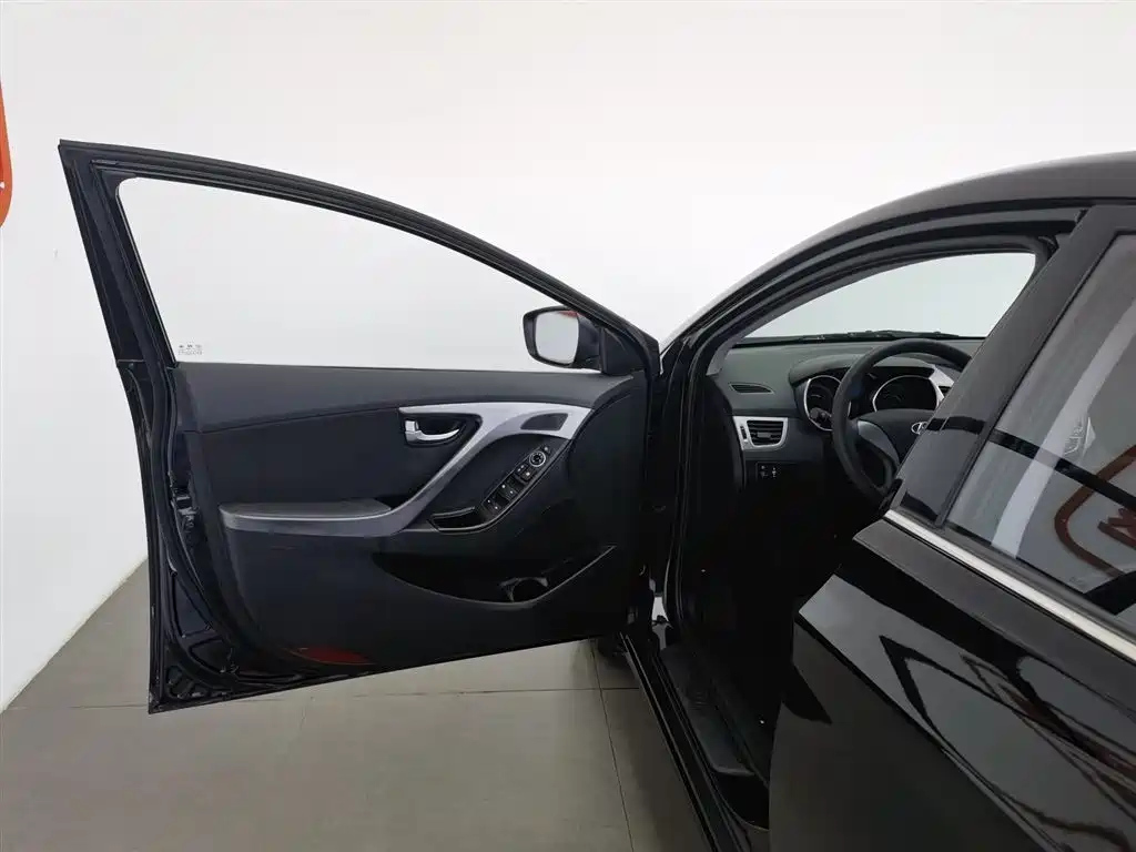 HYUNDAI ELANTRA 2016