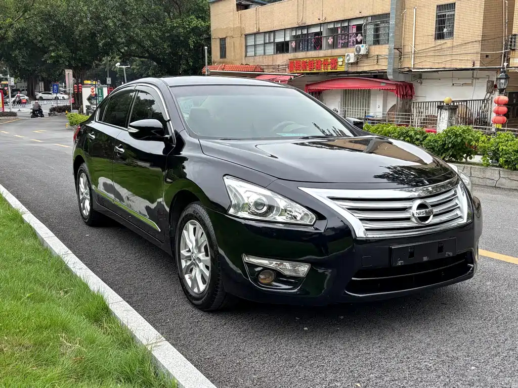 NISSAN TEANA 2013