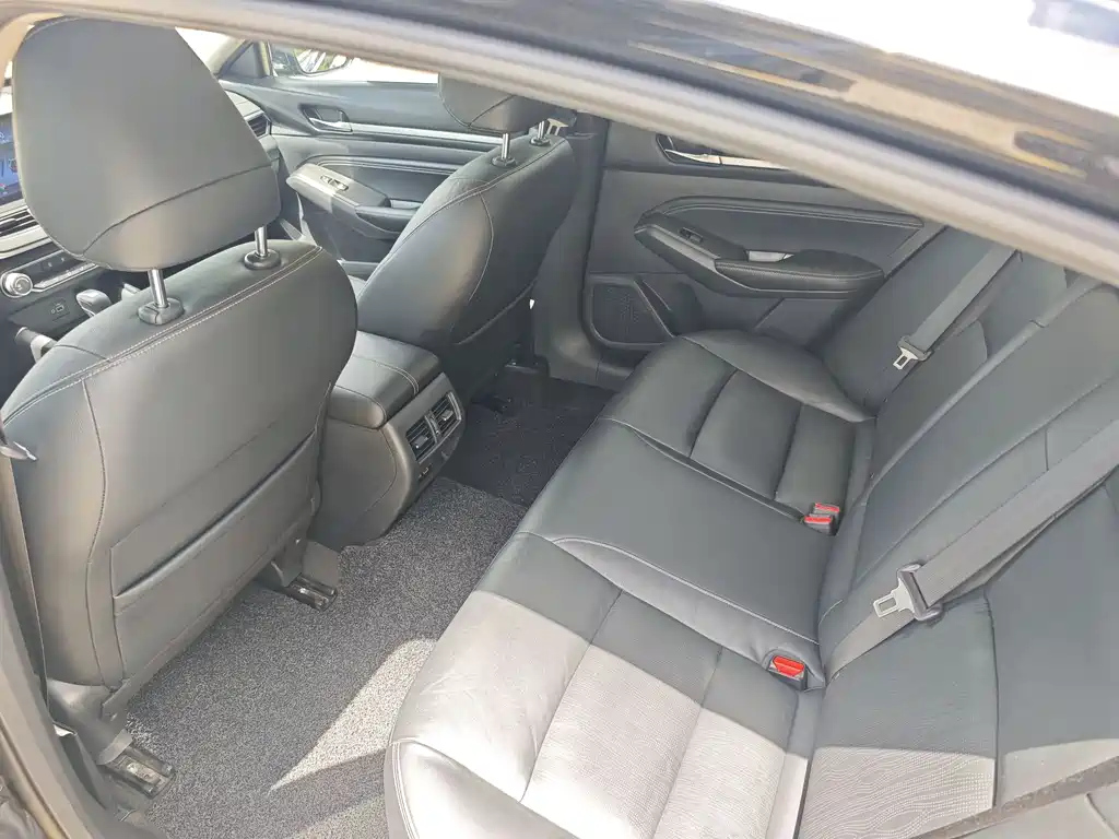 NISSAN TEANA 2022