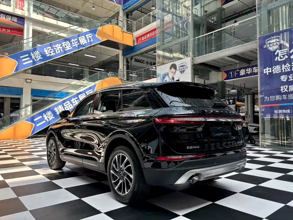 LINCOLN ADVENTURER 2022