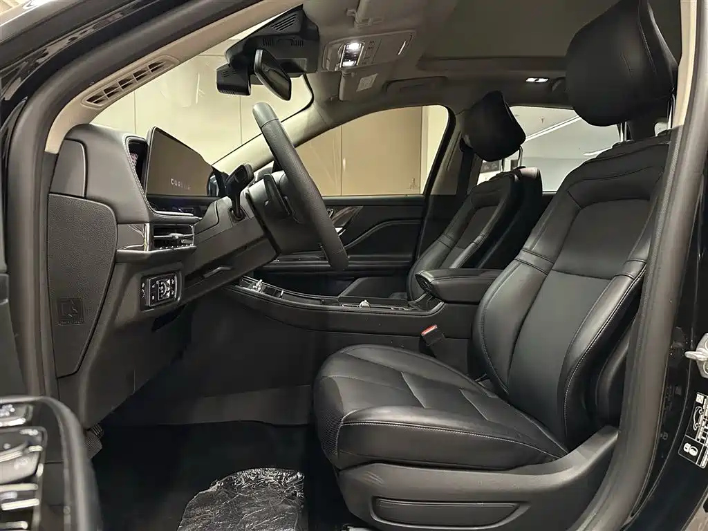 LINCOLN ADVENTURER 2023