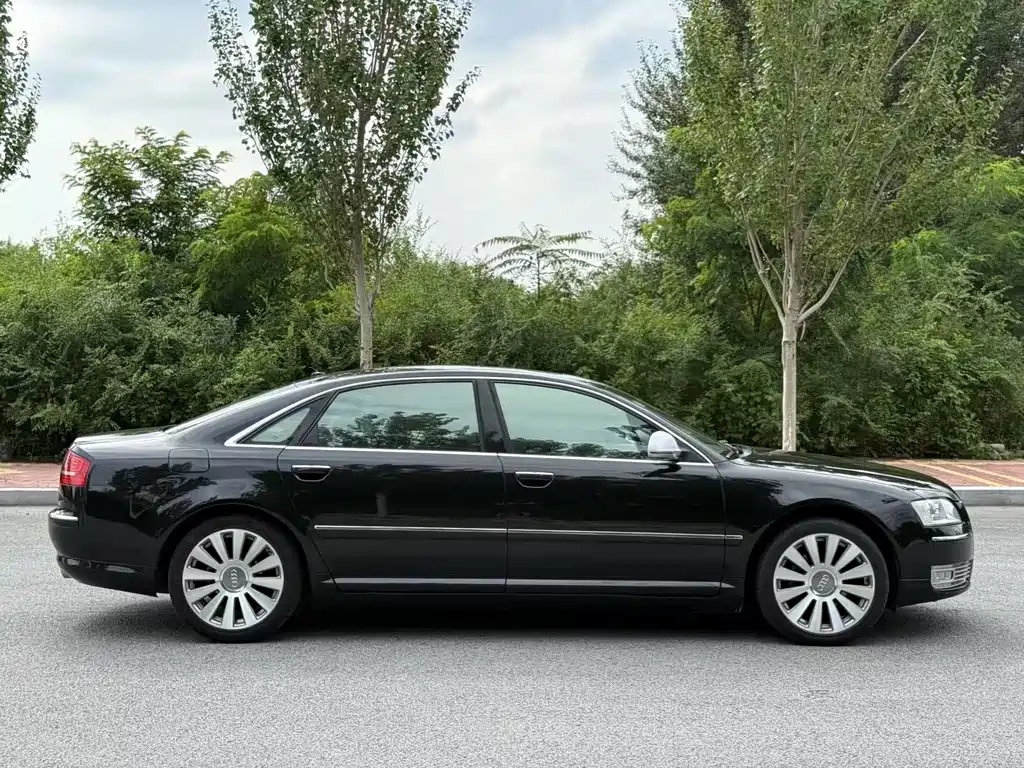 AUDI A8 2011