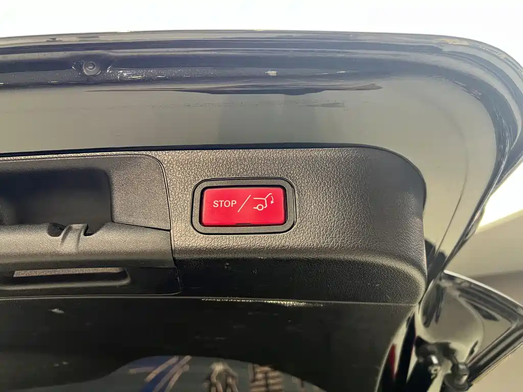 MERCEDES BENZ GLB 2023