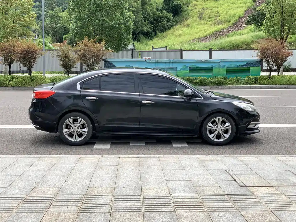 ZOTYE Z500 2015