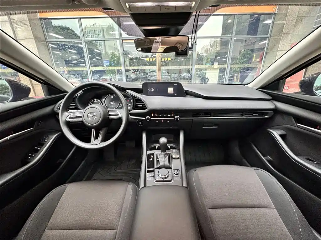 MAZDA 3 AXELA 2024