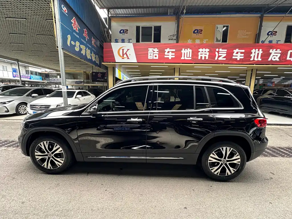 MERCEDES BENZ GLB 2025