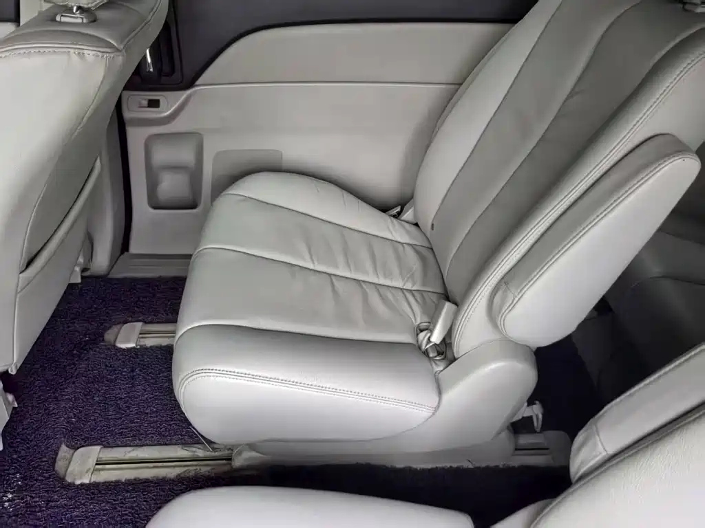 MAZDA 8 2013