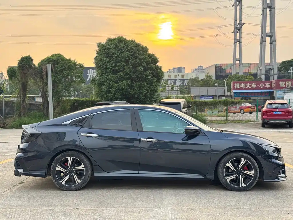 HONDA CIVIC 2019