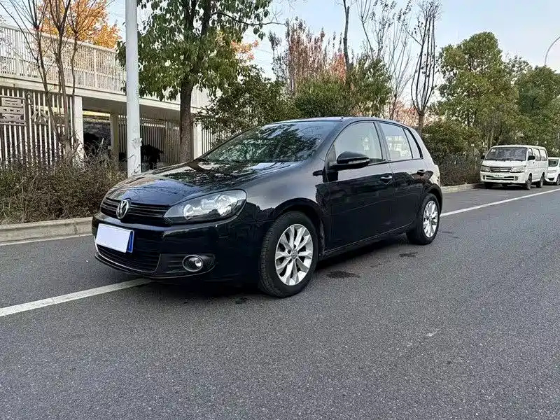 VOLKSWAGEN GOLF 2011