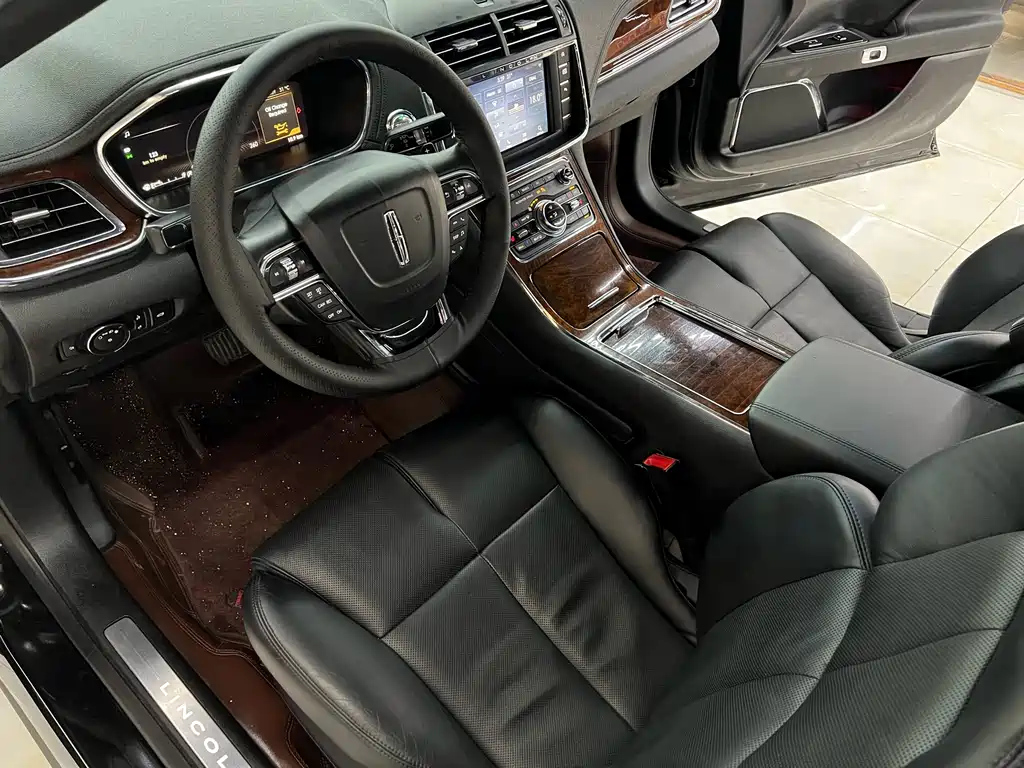 LINCOLN CONTINENTAL 2019