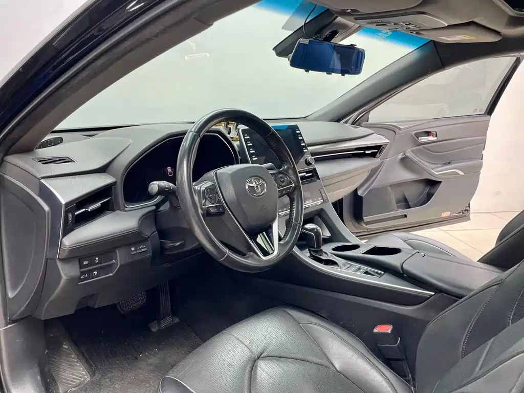 TOYOTA AVALON 2019