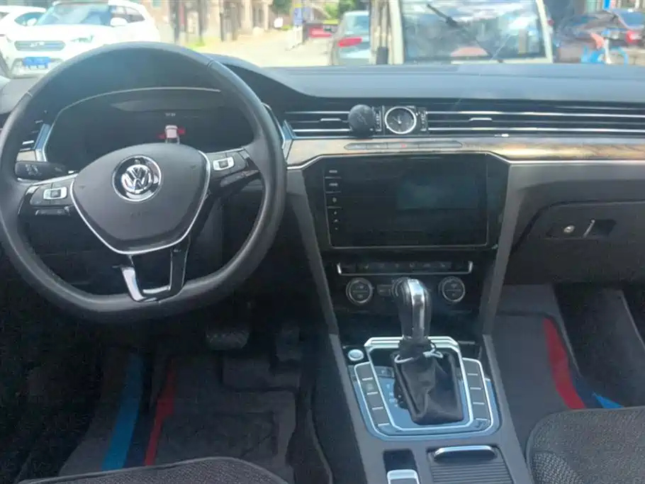 VOLKSWAGEN MAGOTAN 2018