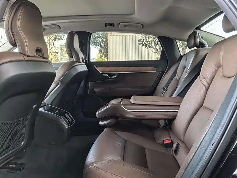 VOLVO S90 2020